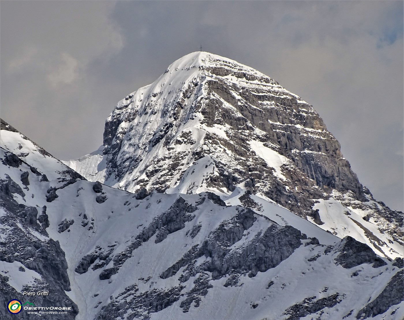 77 Dal Montu zoom sulla cima del Pegherolo.JPG